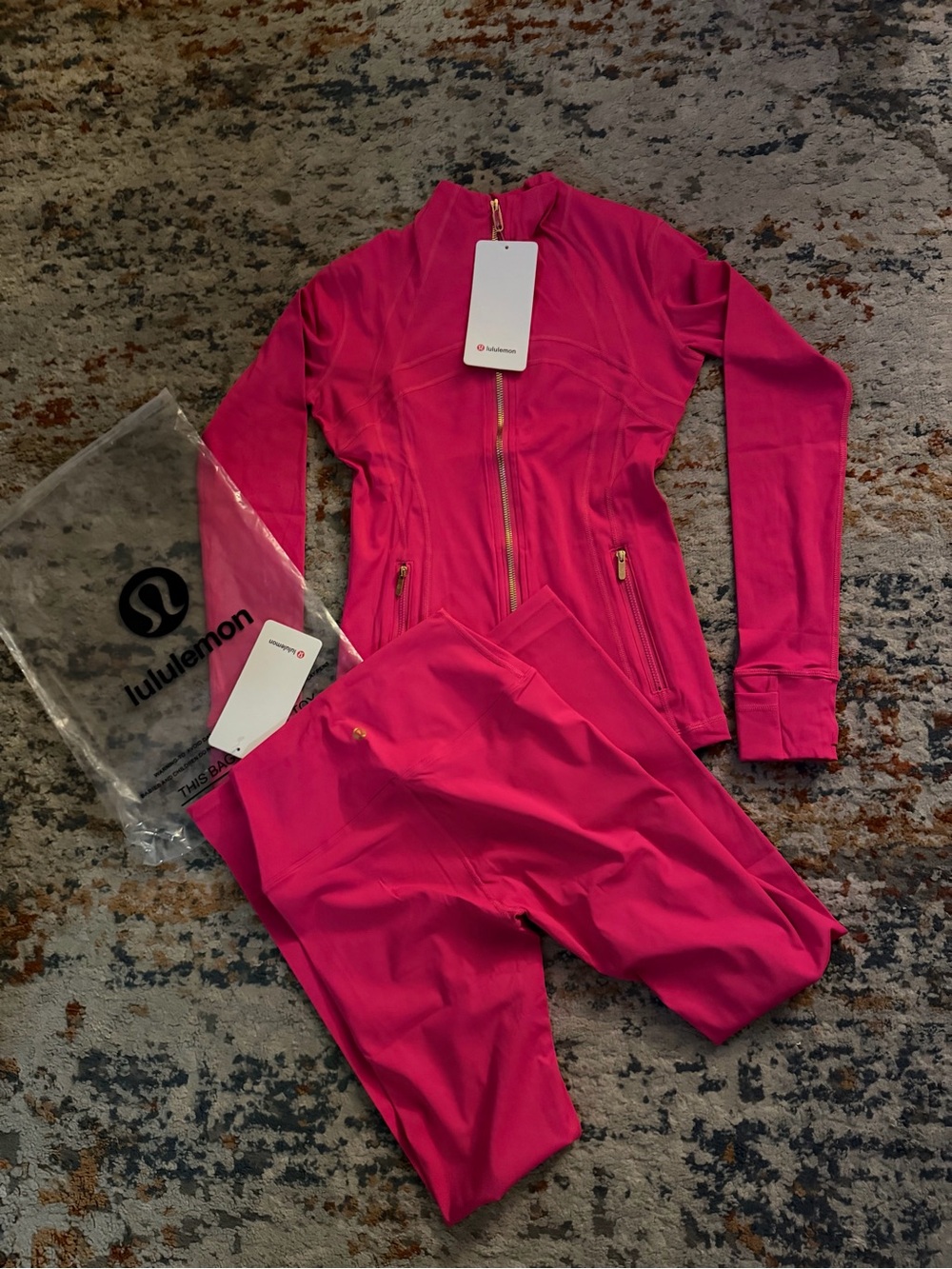 lululemon bright pink jacket with gold zipper - Picture 5 of 5